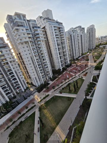 Holon, Israel 5