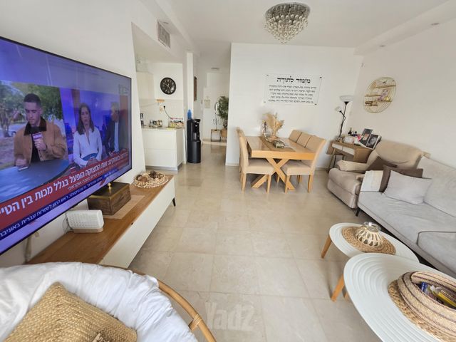 Holon, Israel 4