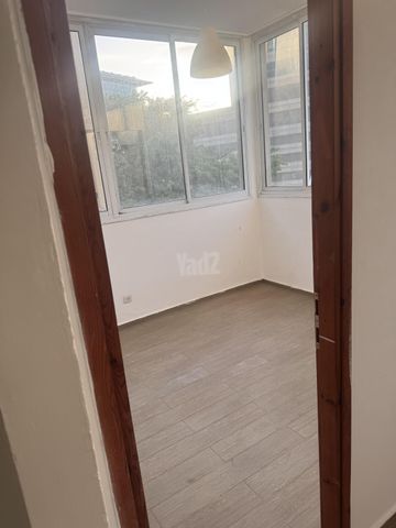 דרך מנחם בגין 22