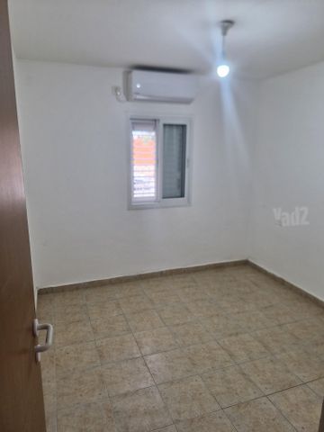 יצחק שדה 750