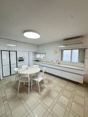 Petah Tikva, Israel 4