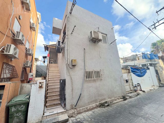תשבי 11