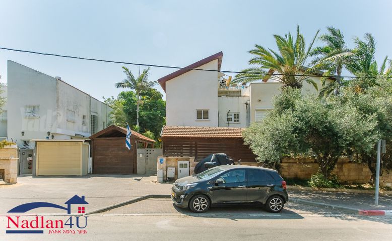 Herzliya, Israel 11