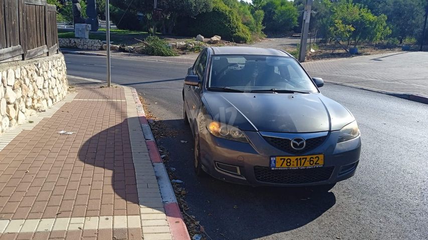 מודעת רכב מאזדה 3