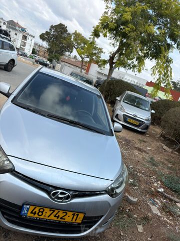 מודעת רכב יונדאי i20