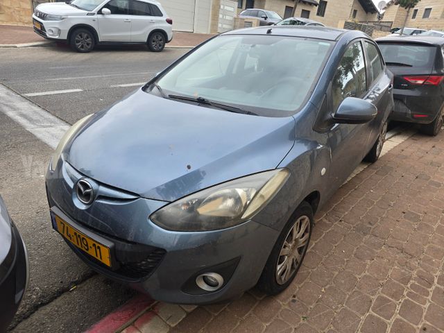 מודעת רכב מאזדה 2