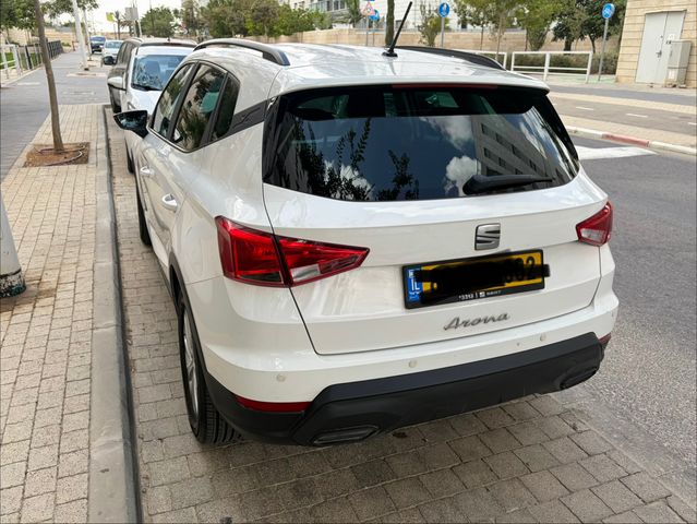 מודעת רכב סיאט ארונה