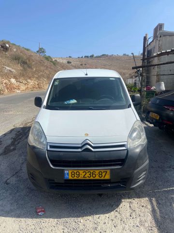 מודעת רכב סיטרואן ברלינגו