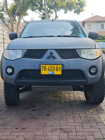 מודעת רכב מיצובישי טרייטון / L200