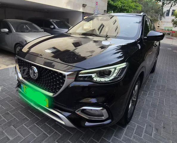 מודעת רכב אם ג'י EHS PHEV