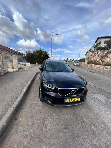מודעת רכב וולוו XC40