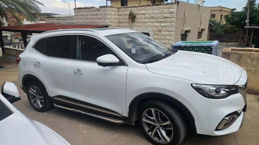 מודעת רכב אם ג'י EHS PHEV