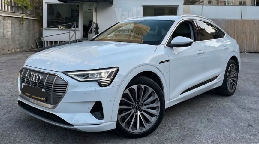 מודעת רכב אאודי E-tron