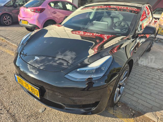 מודעת רכב טסלה מודל 3