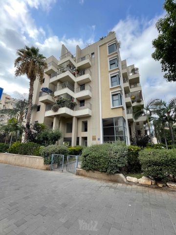 Tel Aviv-Yafo, Israel 7
