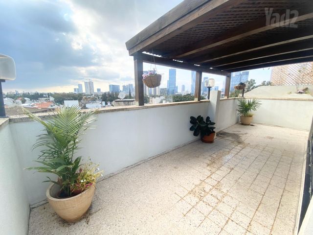 Givatayim, Israel 12