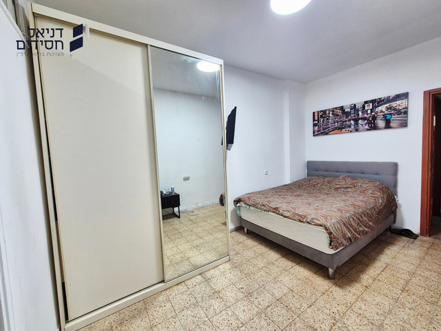 Holon, Israel 6
