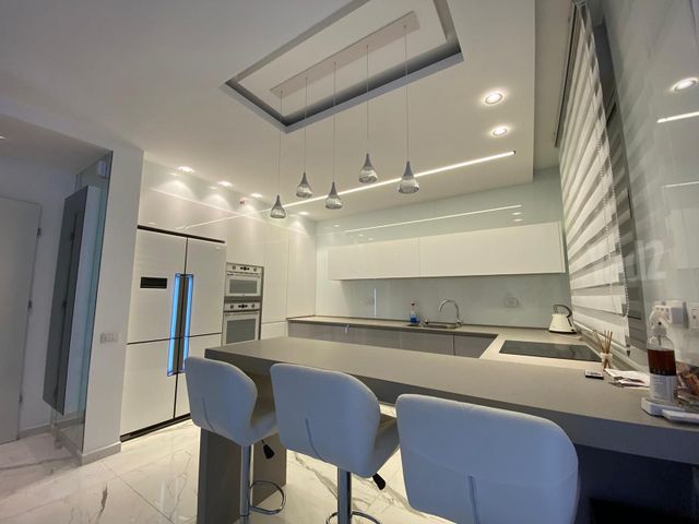 Holon, Israel 4