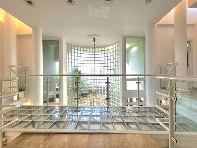 Herzliya, Israel 5