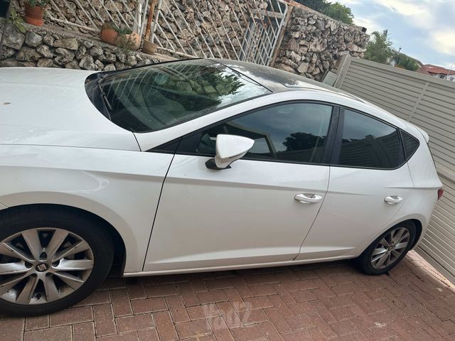 מודעת רכב סיאט לאון
