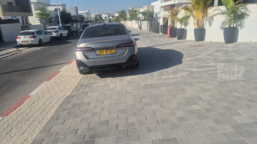 מודעת רכב ב מ וו I5
