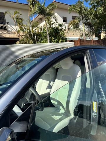 מודעת רכב טסלה מודל Y