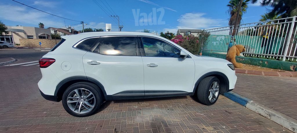 מודעת רכב אם ג'י EHS PHEV