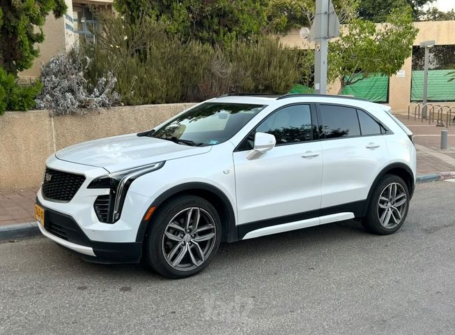מודעת רכב קאדילק XT4