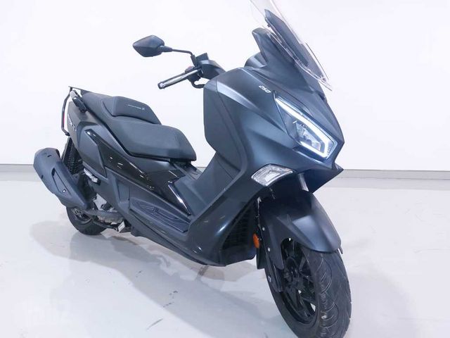 מודעת רכב סאן יאנג ג'וי-מקס Z-250