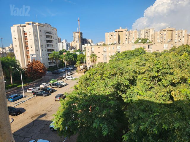 כ"ט בנובמבר 42