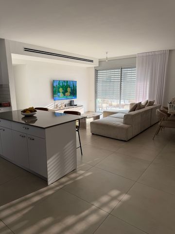 Holon, Israel 9