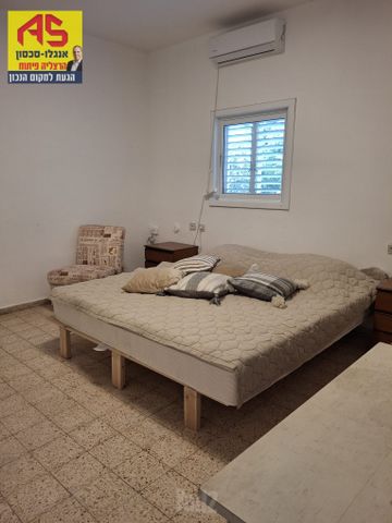 Herzliya, Israel 4