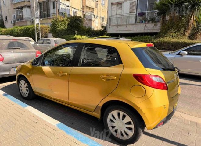 מודעת רכב מאזדה 2