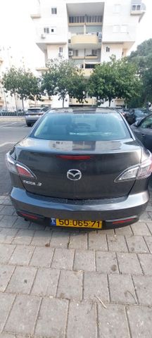 מודעת רכב מאזדה 3