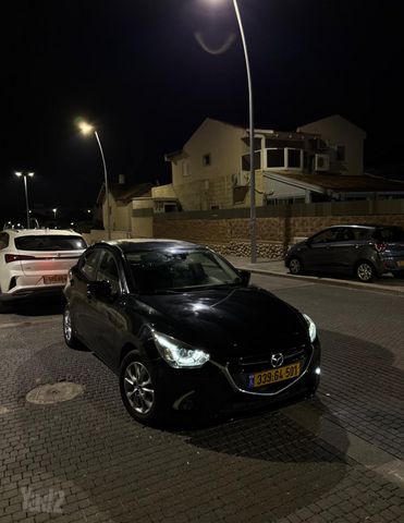 מודעת רכב מאזדה 2