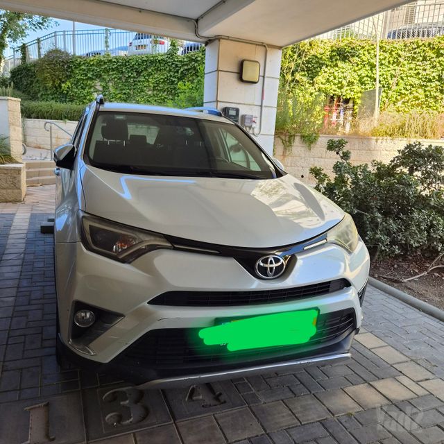 מודעת רכב טויוטה RAV4
