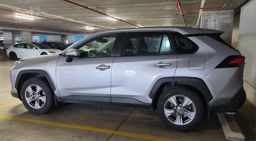 מודעת רכב טויוטה RAV4