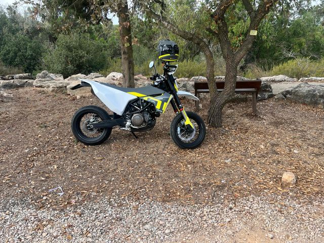 מודעת רכב הוסקוורנה SM701