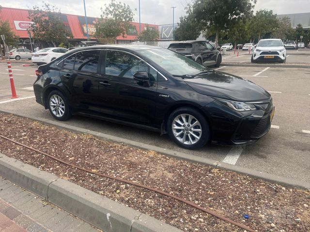 מודעת רכב טויוטה קורולה 1
