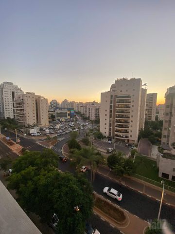 Holon, Israel 9
