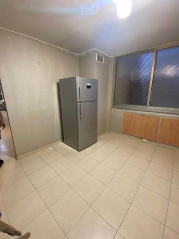 Holon, Israel 4