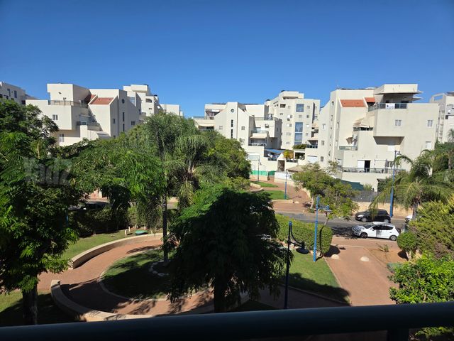 נאות בגין, לב יבנה