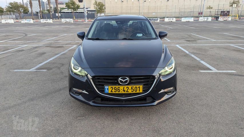 מודעת רכב מאזדה 3