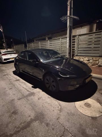 מודעת רכב טסלה מודל 3