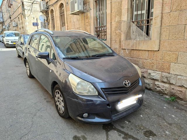 מודעת רכב טויוטה ורסו