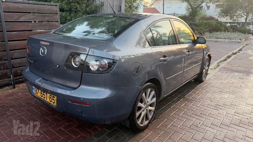 מודעת רכב מאזדה 3