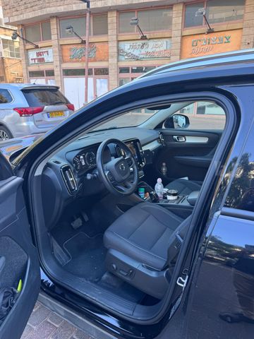 מודעת רכב וולוו XC40
