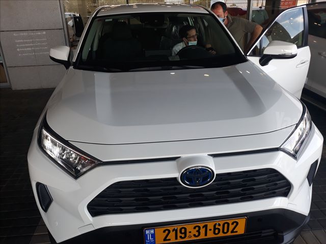 מודעת רכב טויוטה RAV4