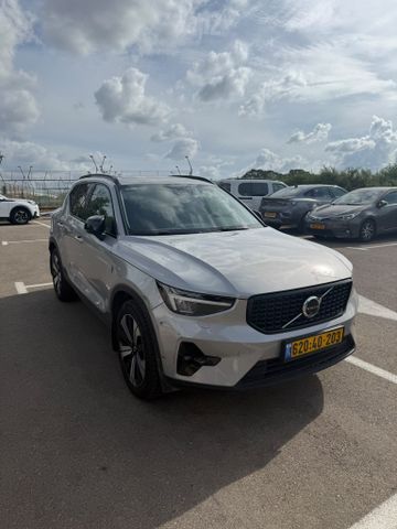 מודעת רכב וולוו XC40