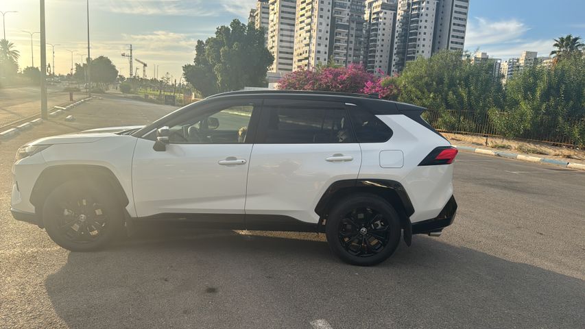 מודעת רכב טויוטה RAV4